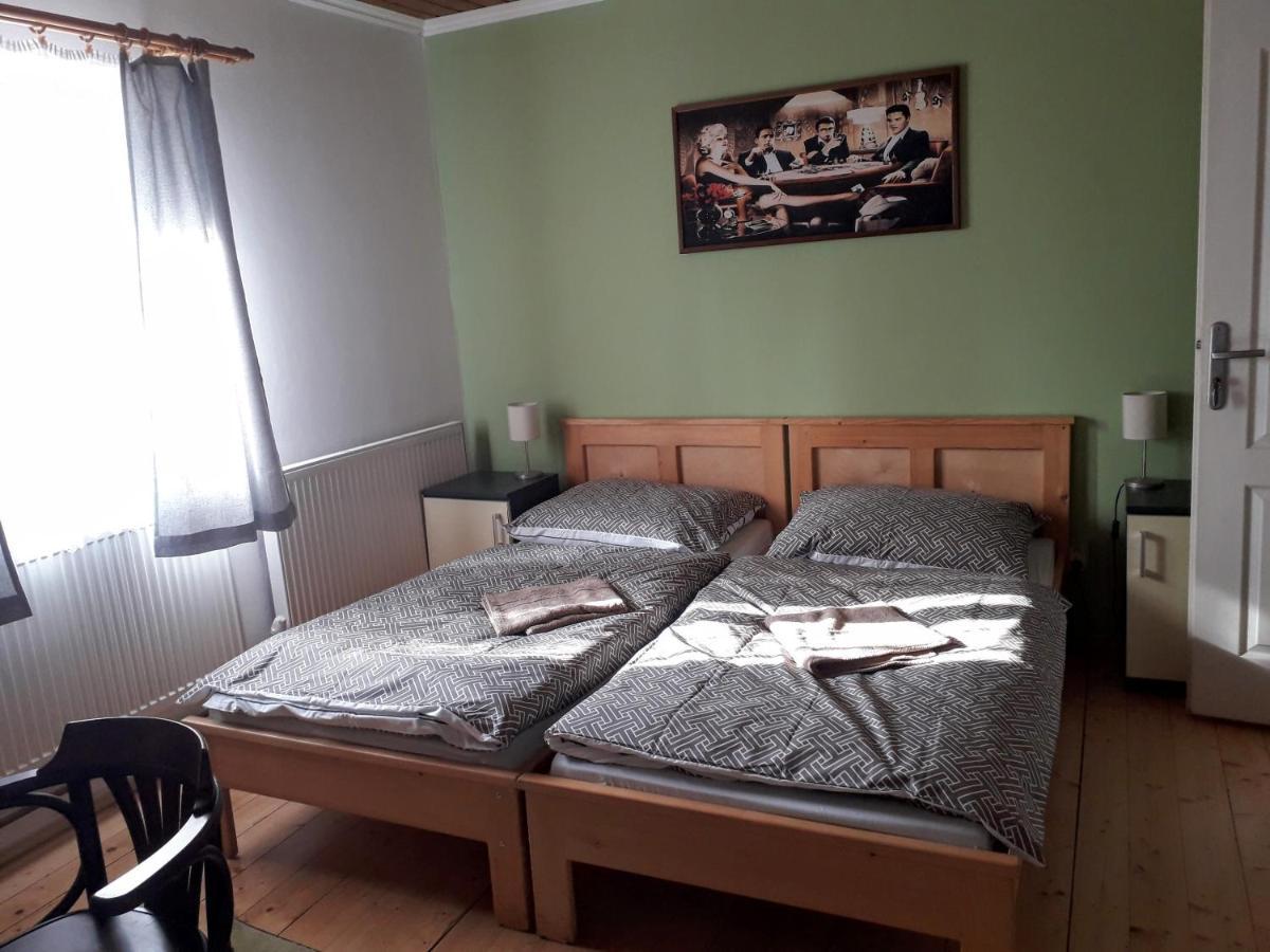 Penzion Na Strelnici Poděbrady Exterior foto